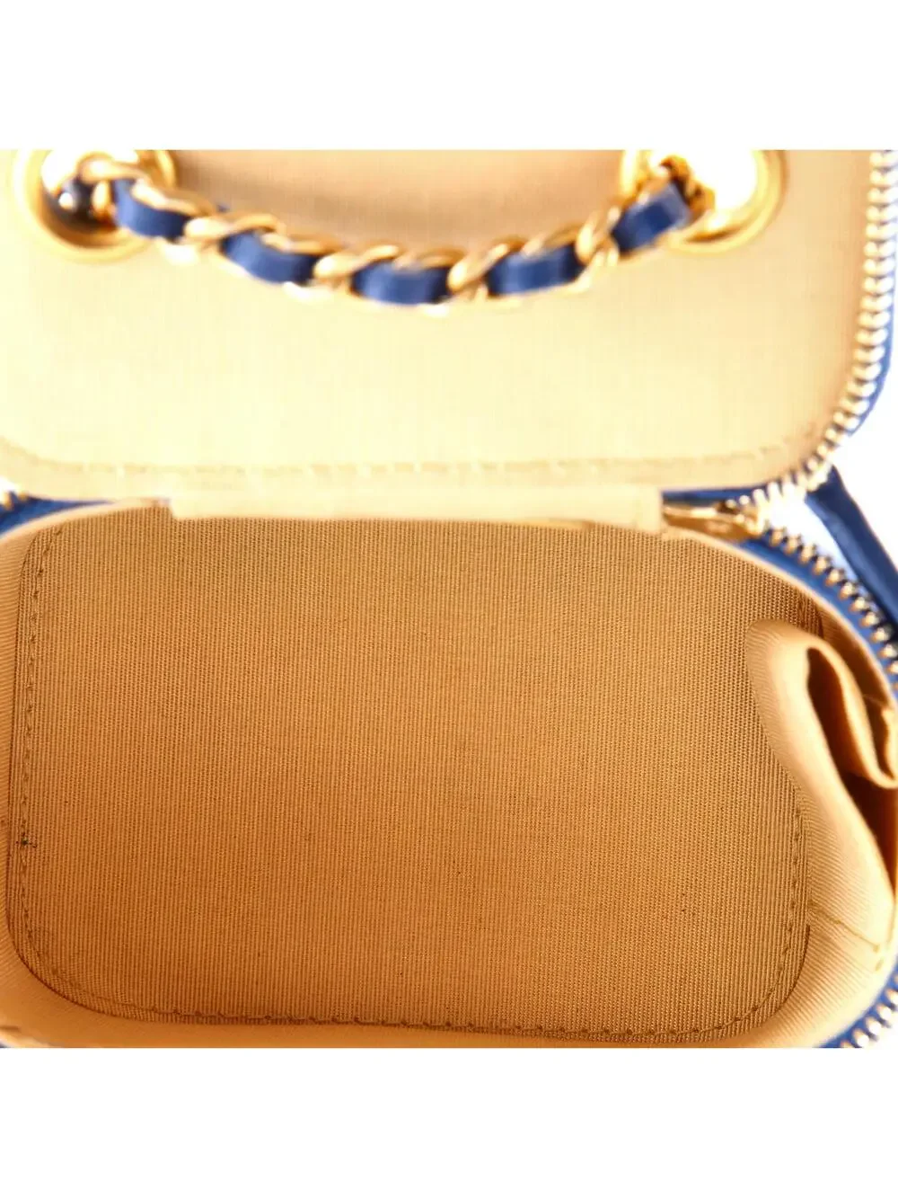 CHANEL elevate your